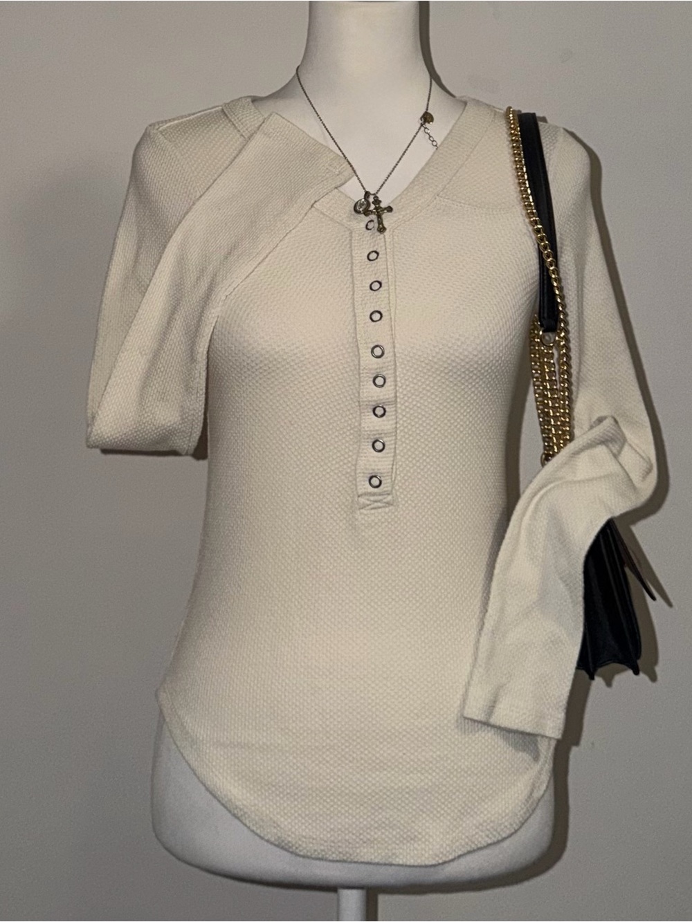 2000s vintage style free people cream
long sleeve button up top w/ subtle weave